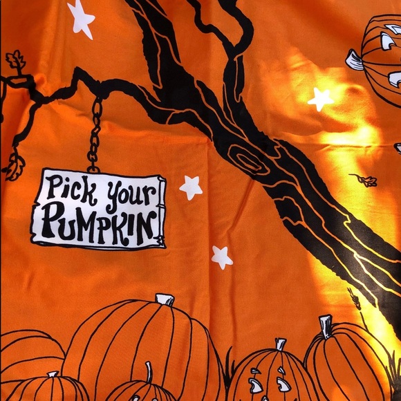 POTTERY BARN KIDS TABLECLOTH - Picture 4 of 10